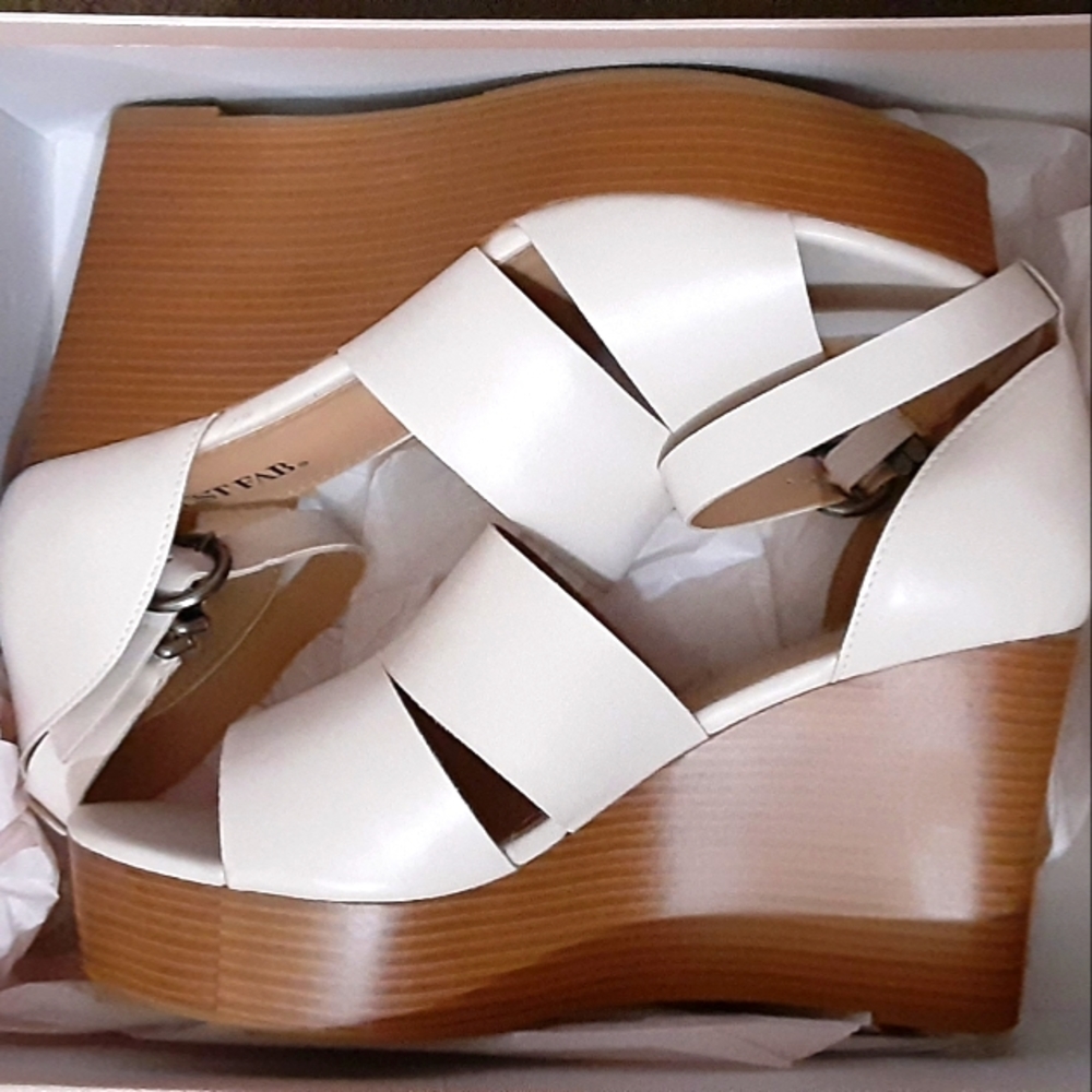Justfab  size 10 strap wedges off white cream color lightweight Brand new never